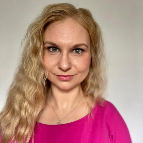 MUDr. Dobešová
